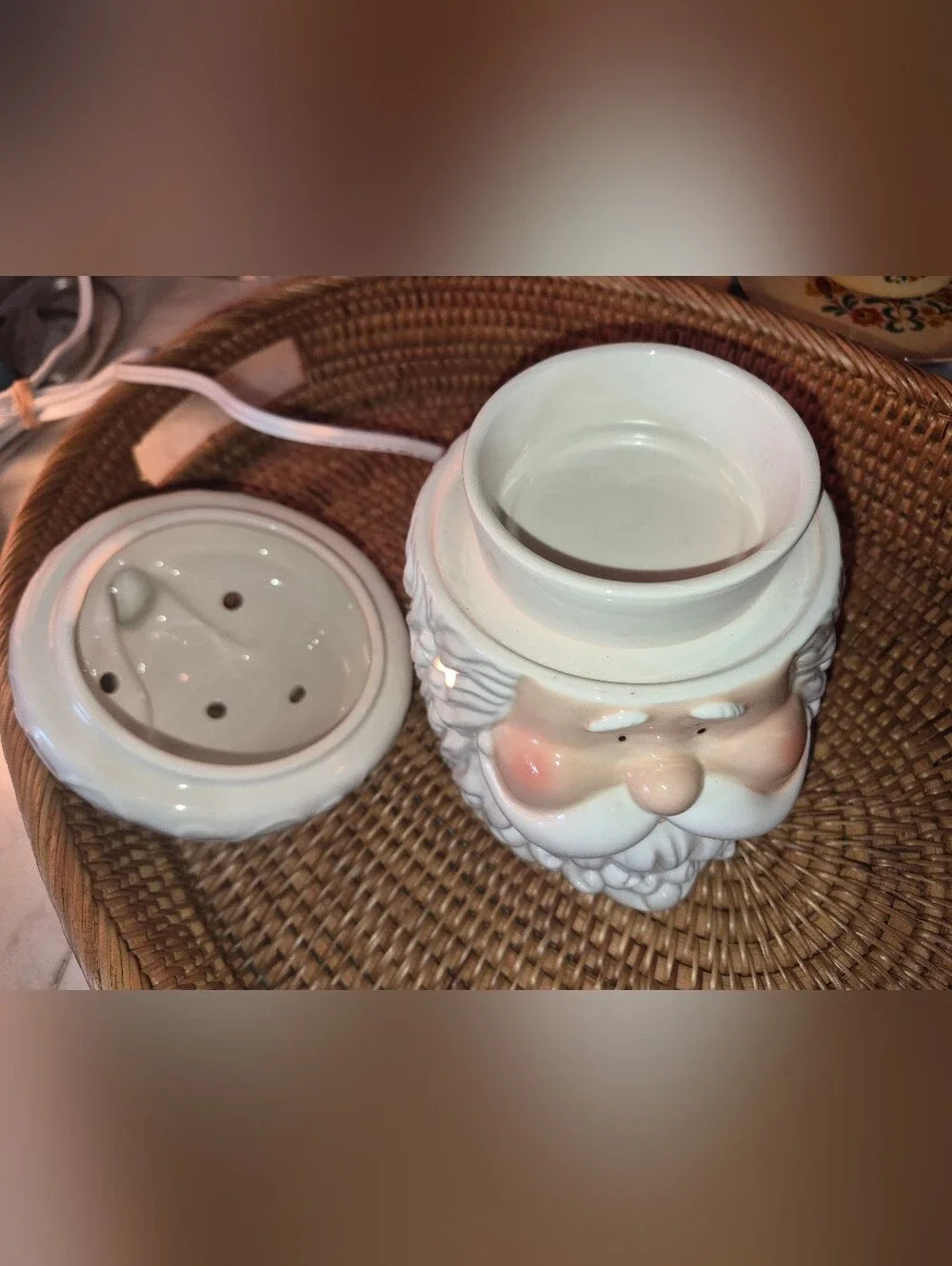 Scentsy Ceramic Santa Warmer in Red and White